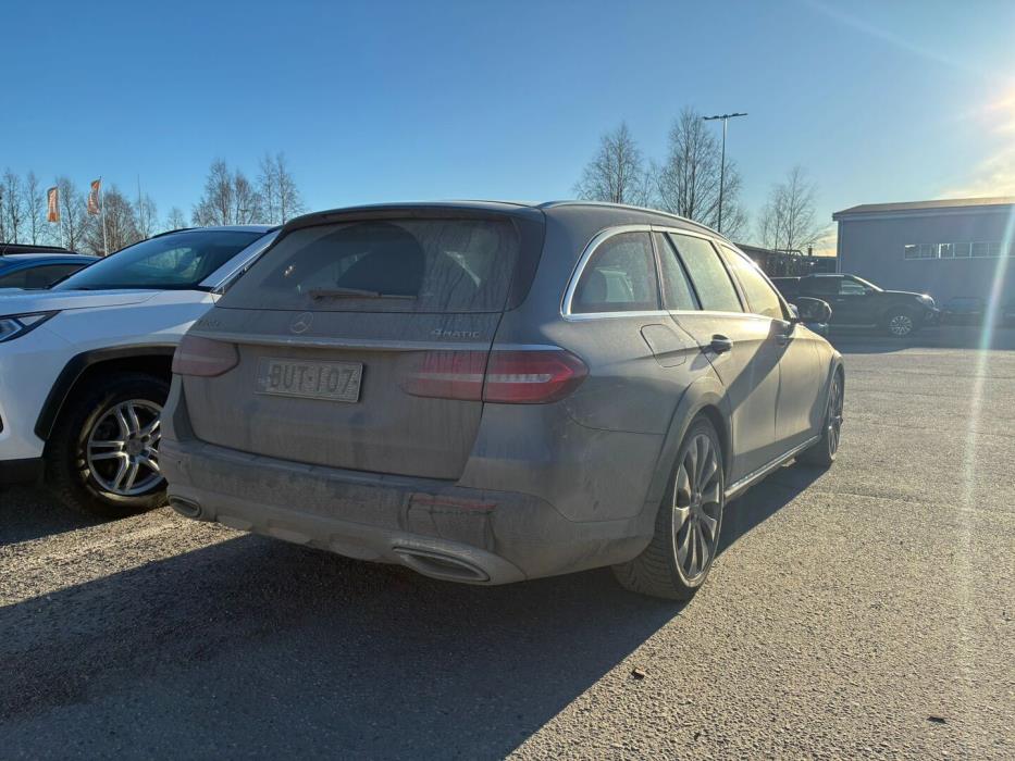 MERCEDES-BENZ E 2018