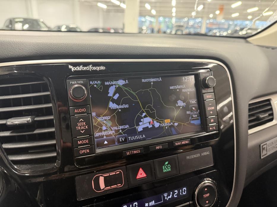 MITSUBISHI Outlander PHEV 2015