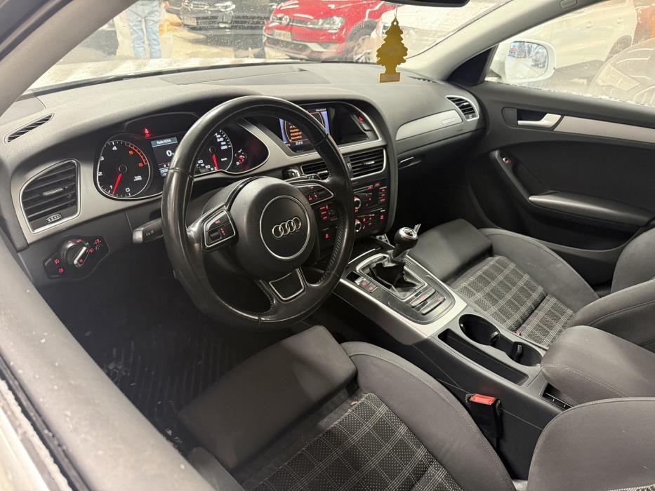 AUDI A4 2013