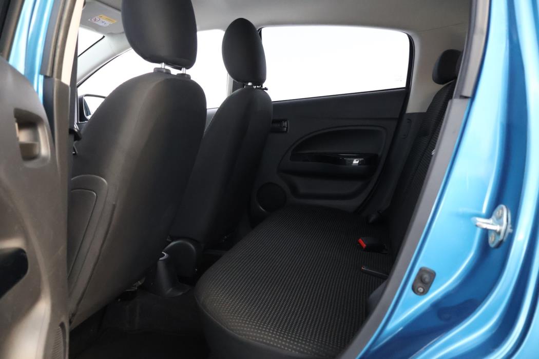 MITSUBISHI Space Star 2015