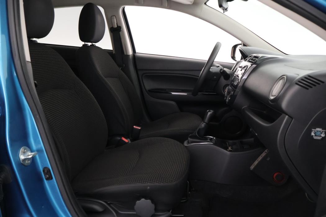 MITSUBISHI Space Star 2015