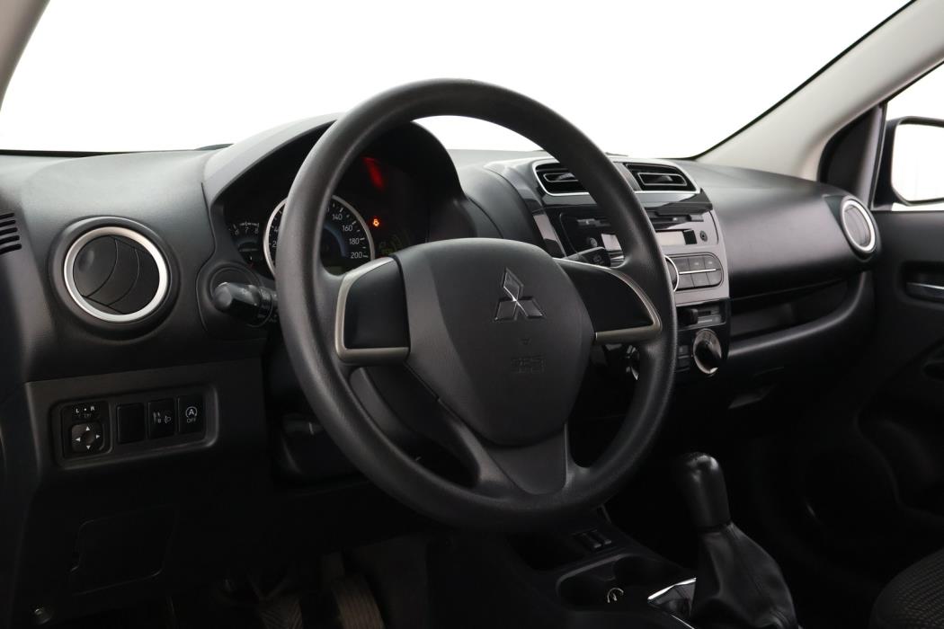 MITSUBISHI Space Star 2015