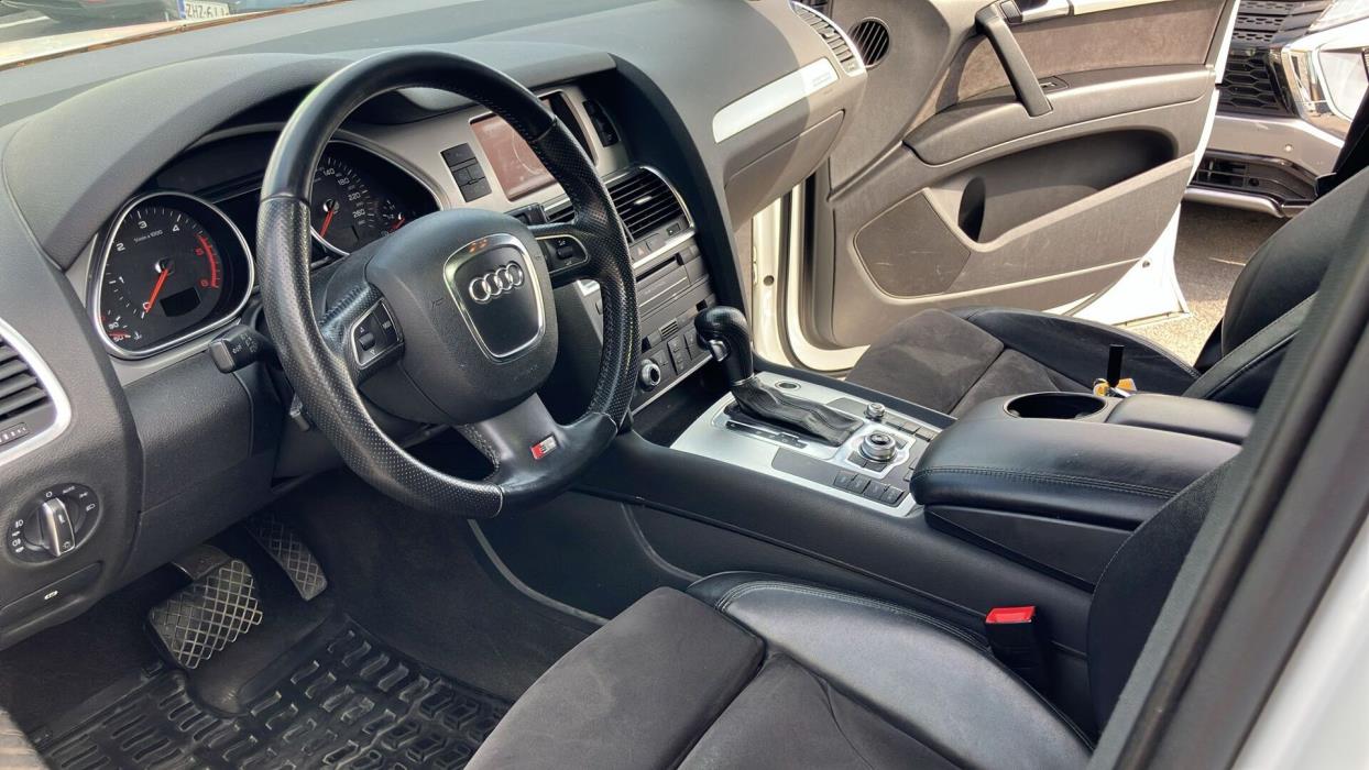 AUDI Q7 2011