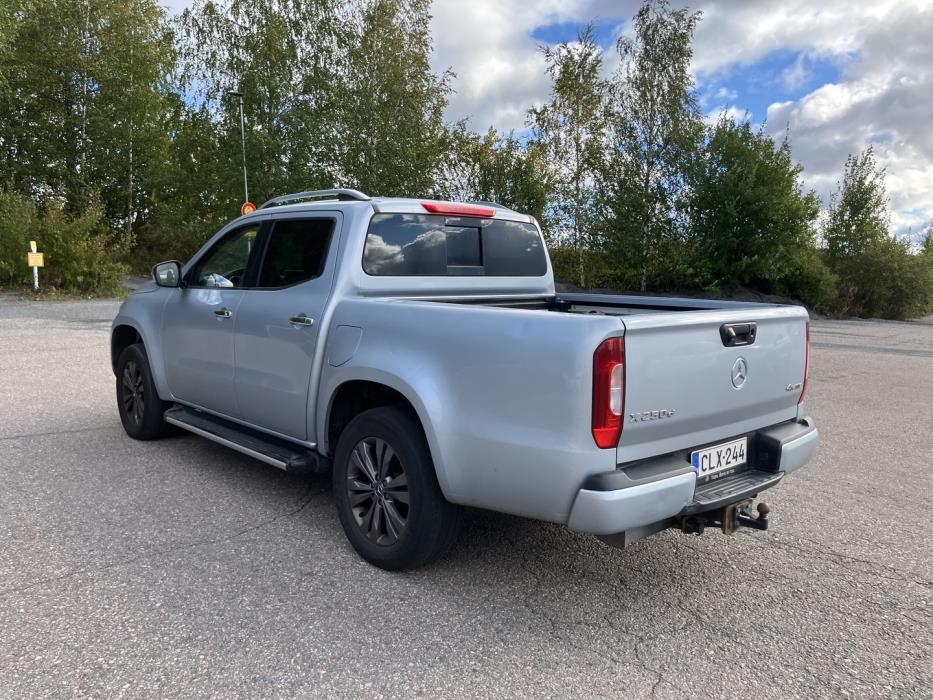 MERCEDES-BENZ X 2019