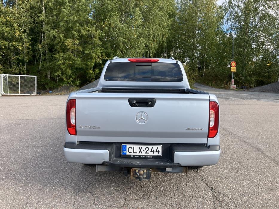 MERCEDES-BENZ X 2019