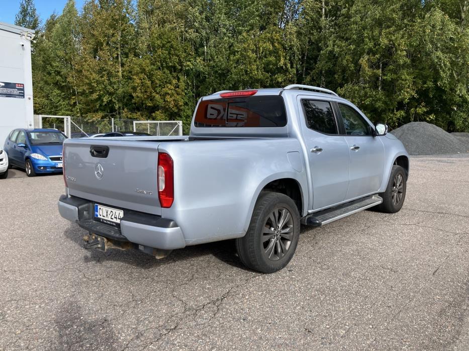 MERCEDES-BENZ X 2019