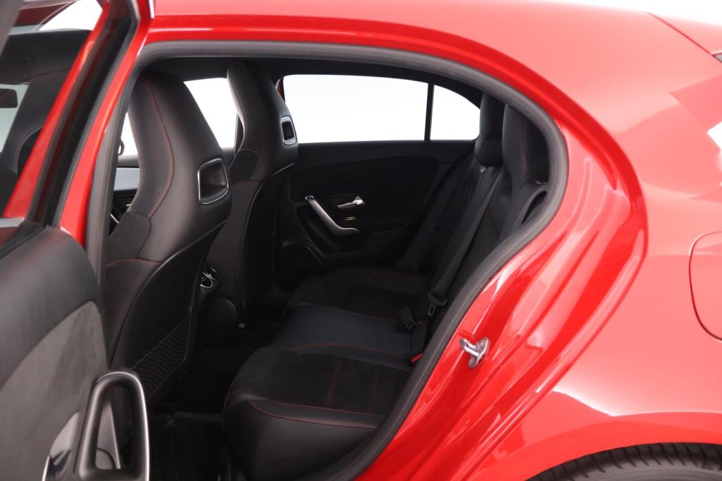 MERCEDES-BENZ A 2019