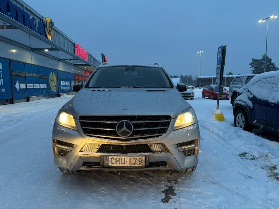 MERCEDES-BENZ ML 2012