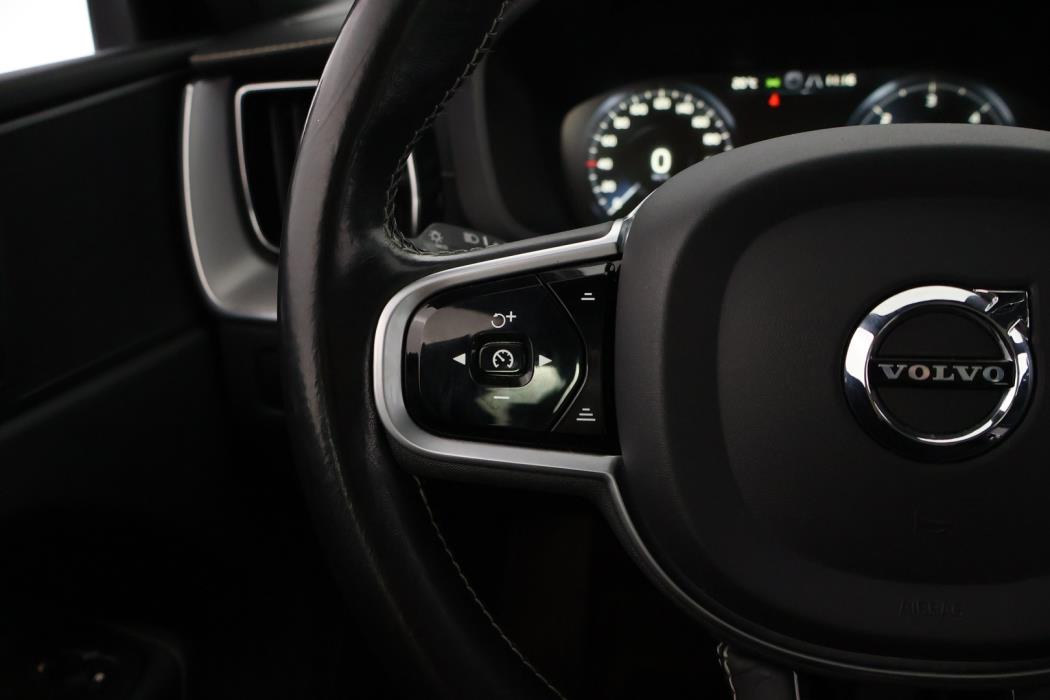 VOLVO XC60 2020