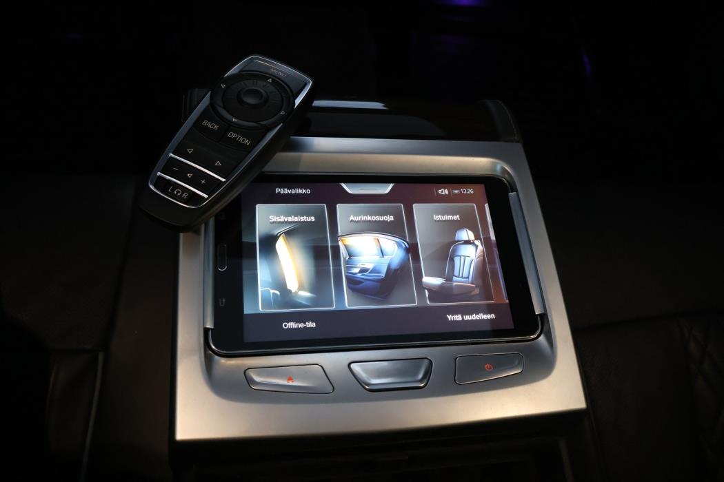 BMW 740 2016