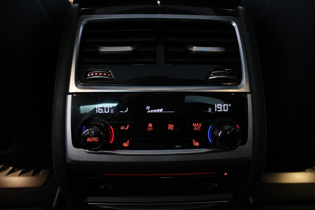 BMW 740 2016