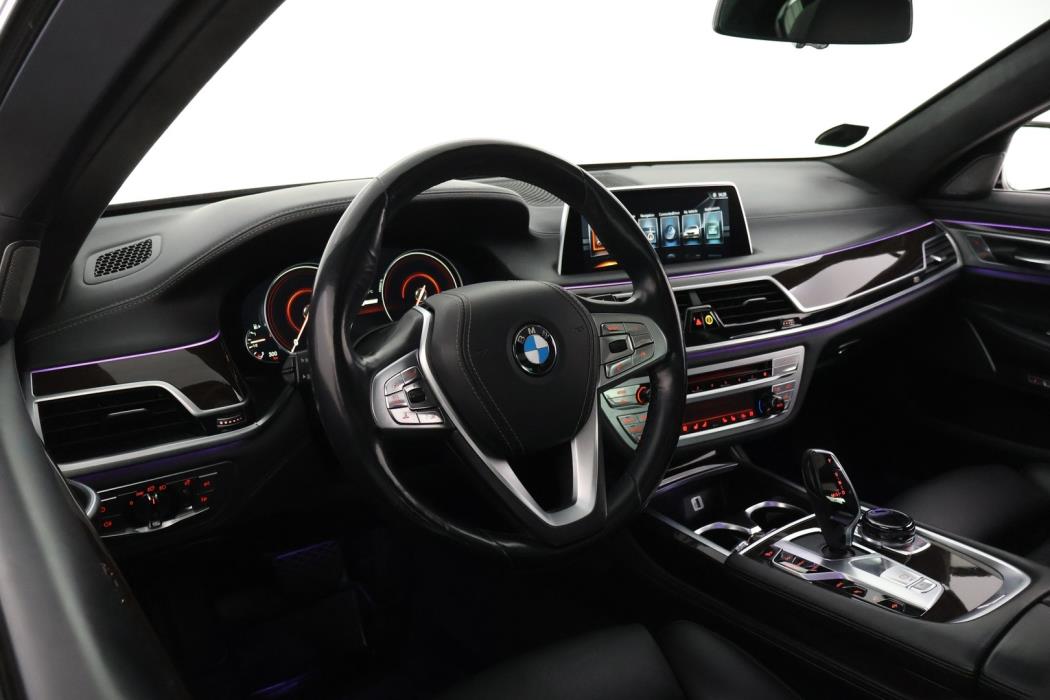 BMW 740 2016