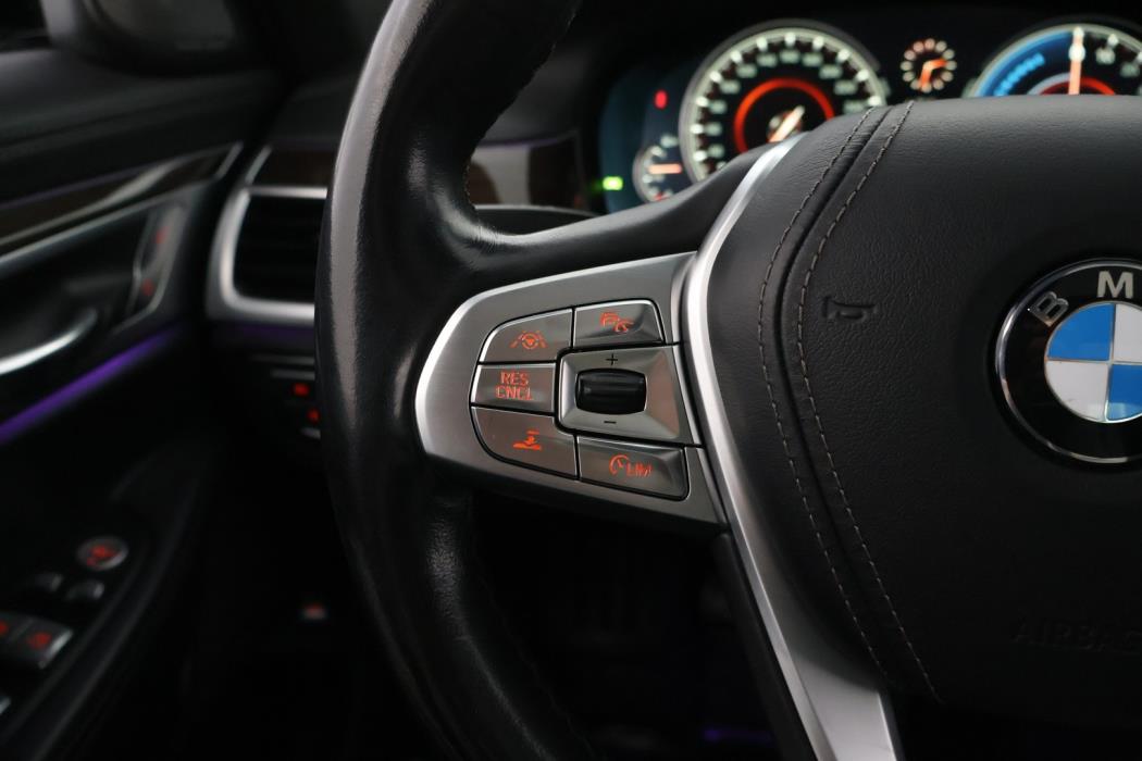 BMW 740 2016