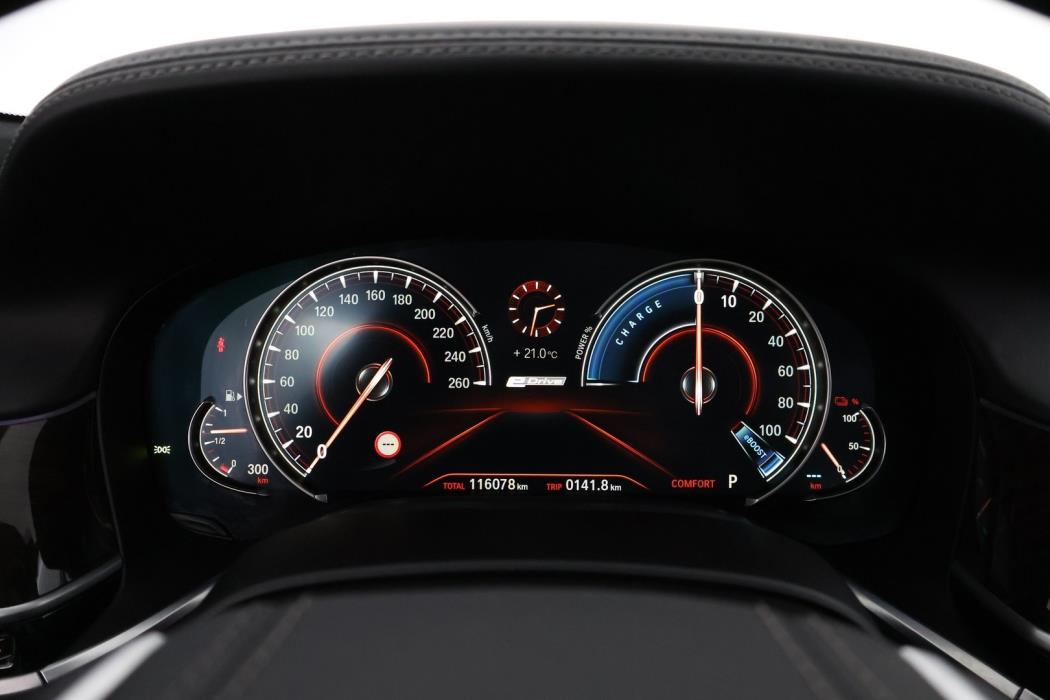 BMW 740 2016