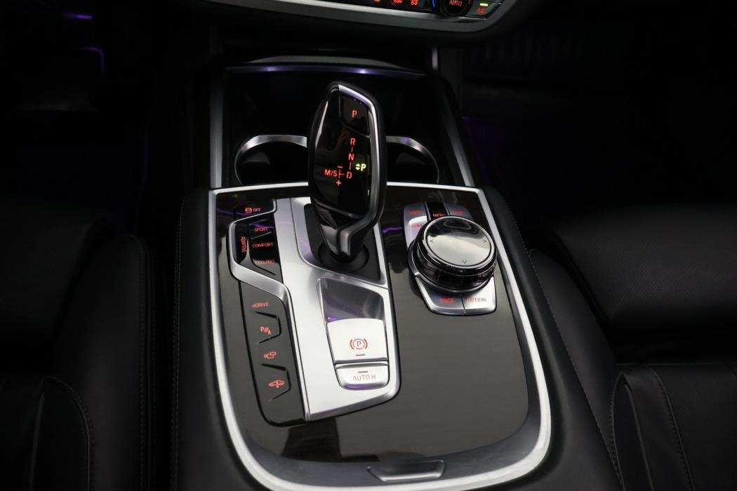 BMW 740 2016
