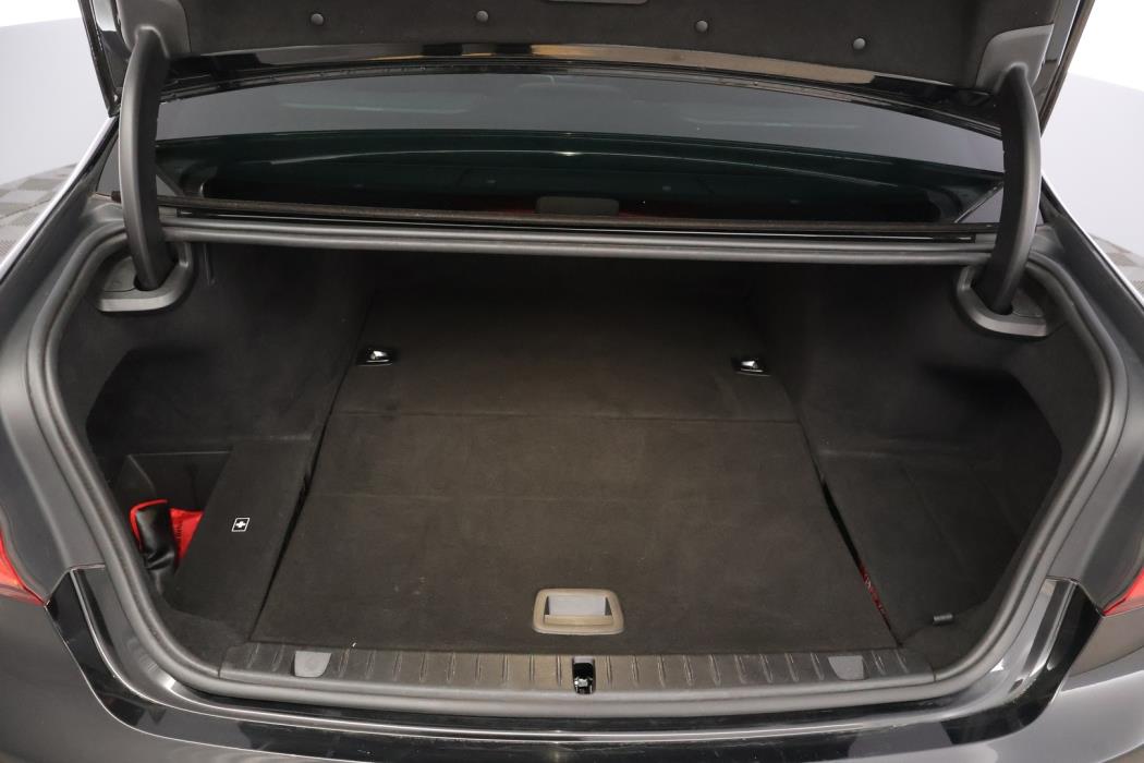 BMW 740 2016