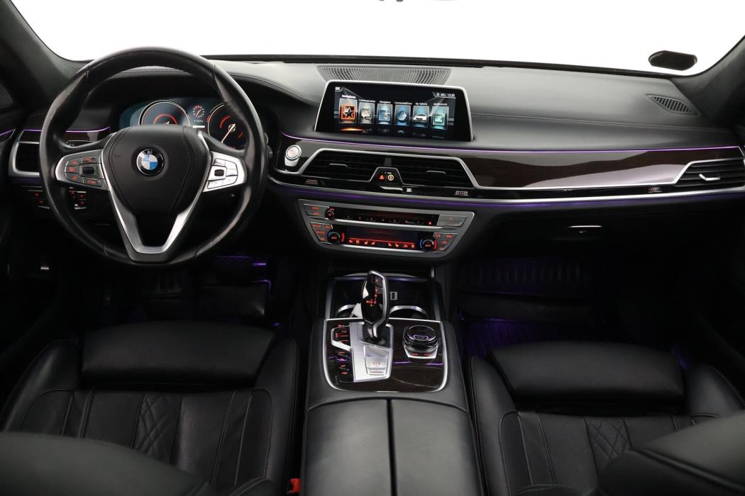 BMW 740 2016