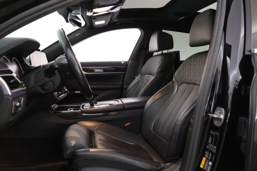 BMW 740 2016