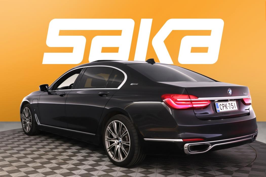 BMW 740 2016