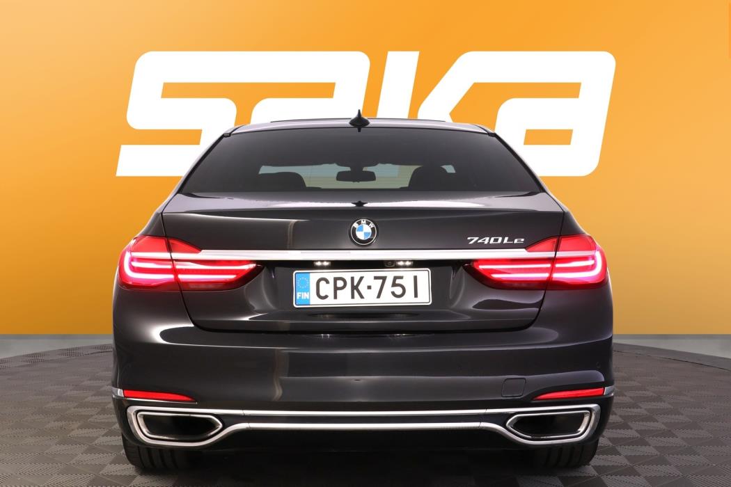 BMW 740 2016
