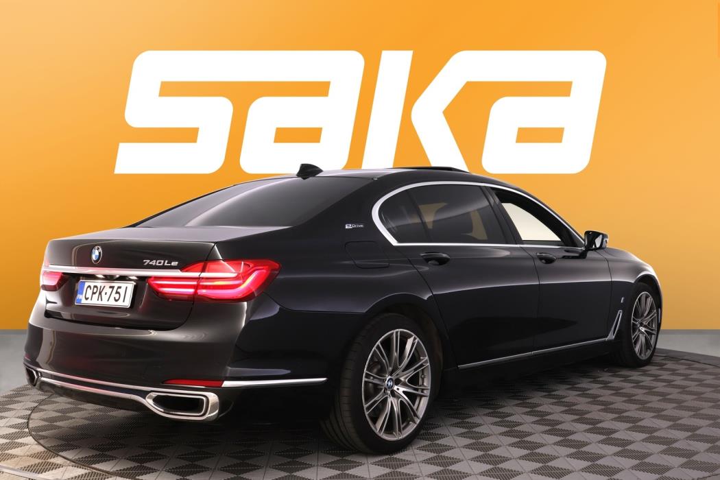 BMW 740 2016
