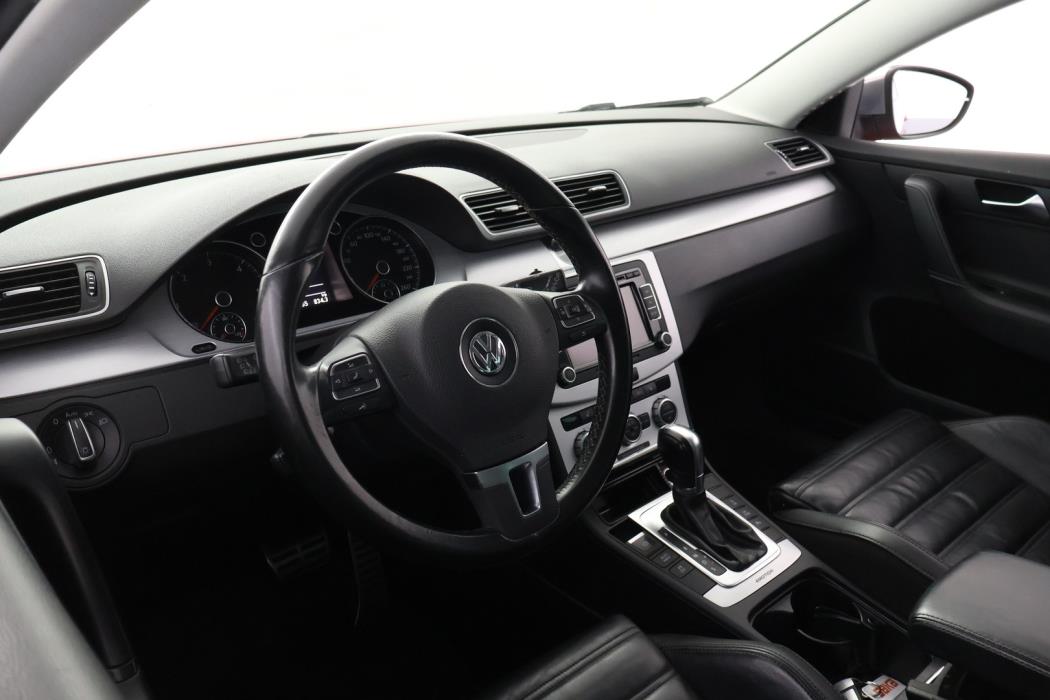 VOLKSWAGEN Passat 2013