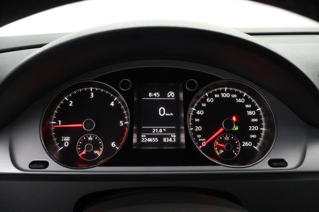 VOLKSWAGEN Passat 2013