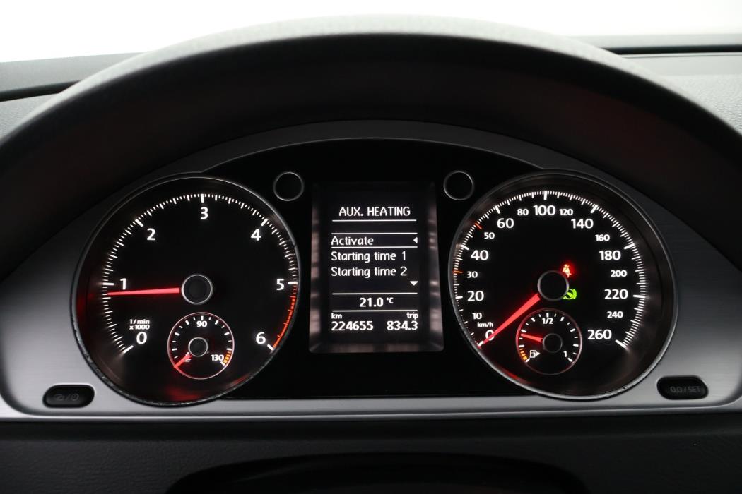 VOLKSWAGEN Passat 2013