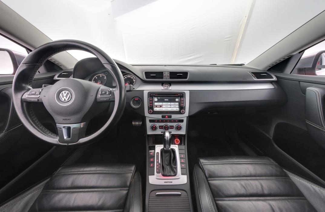 VOLKSWAGEN Passat 2013
