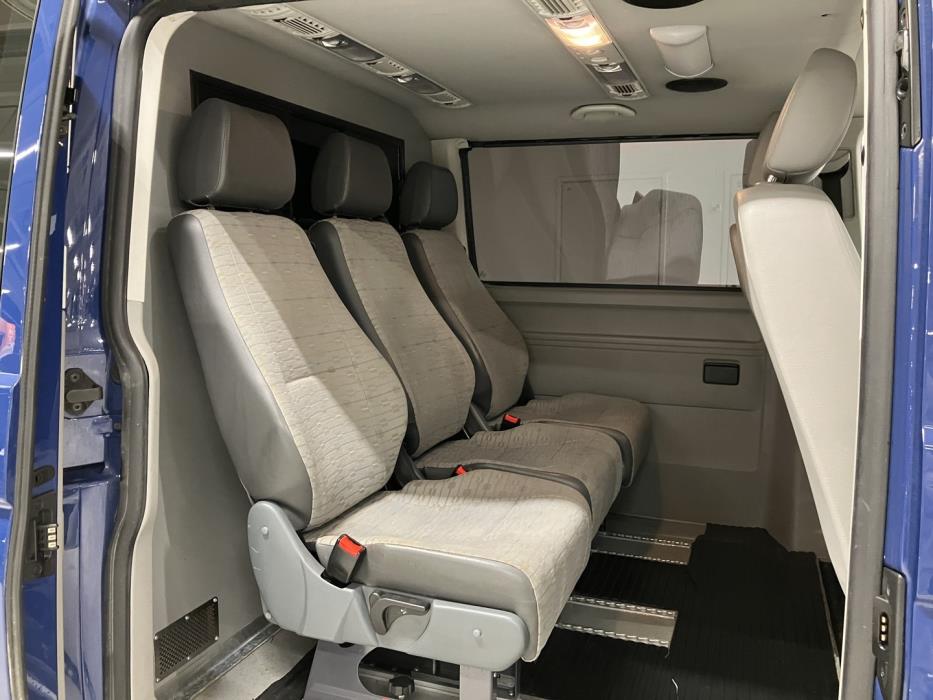 VOLKSWAGEN Caravelle 2015