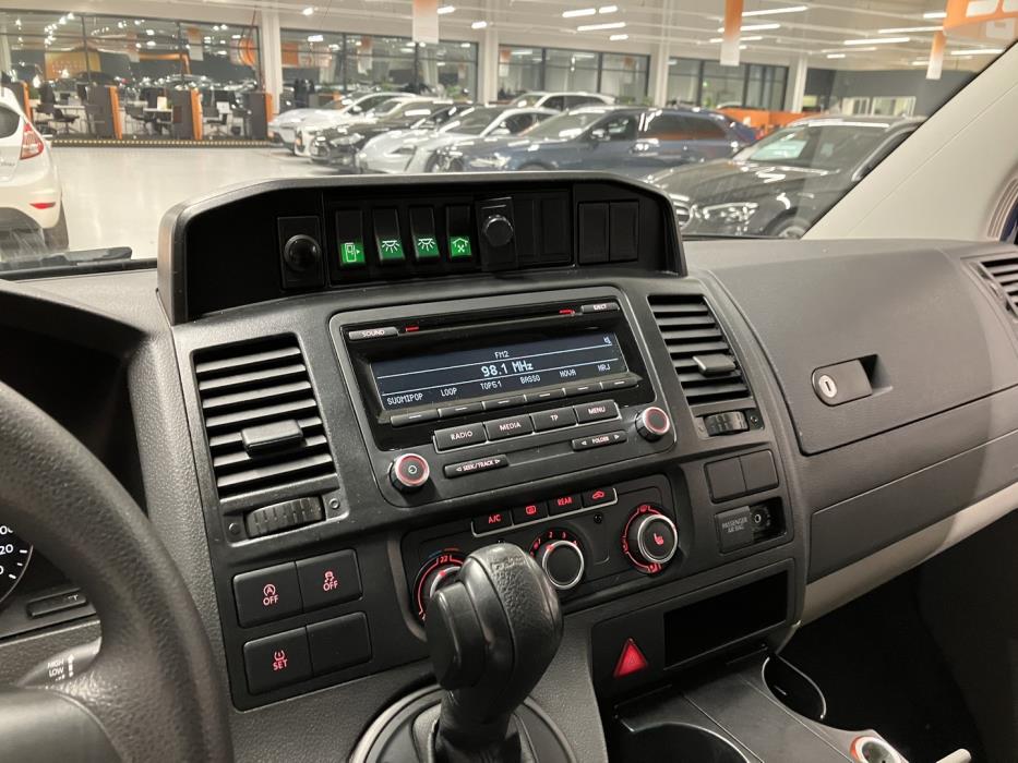 VOLKSWAGEN Caravelle 2015