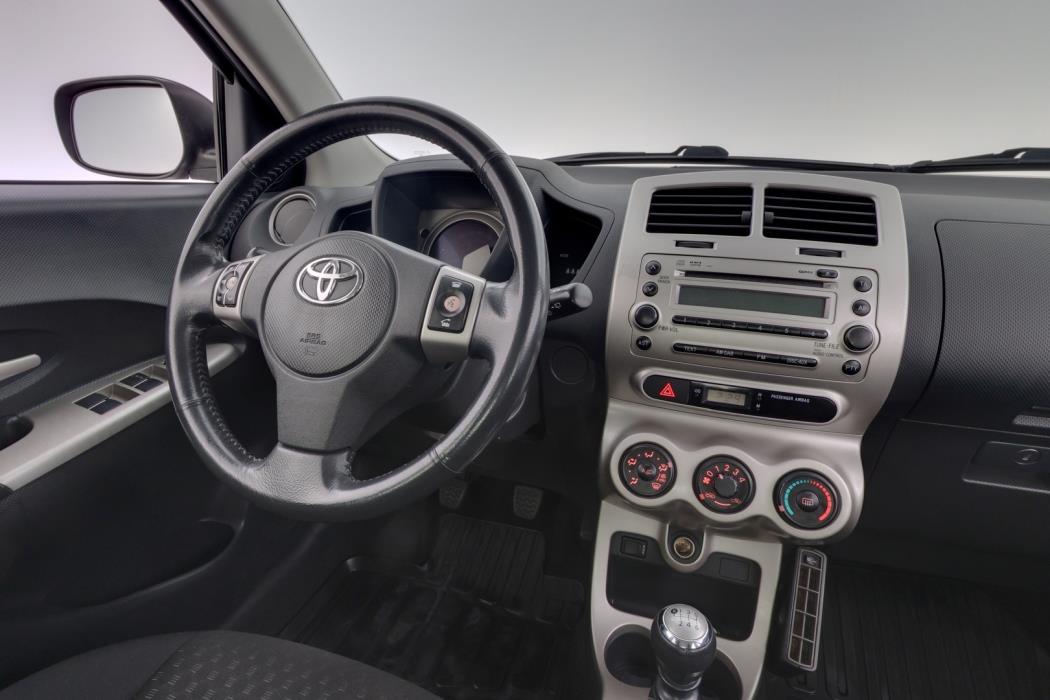TOYOTA Urban Cruiser 2009