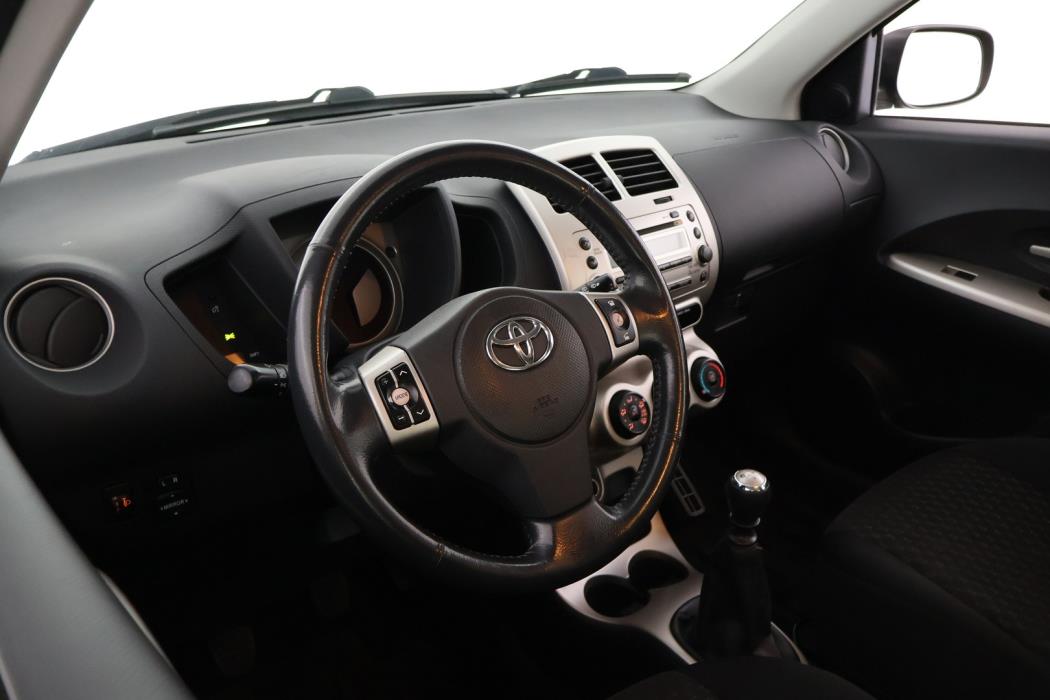 TOYOTA Urban Cruiser 2009