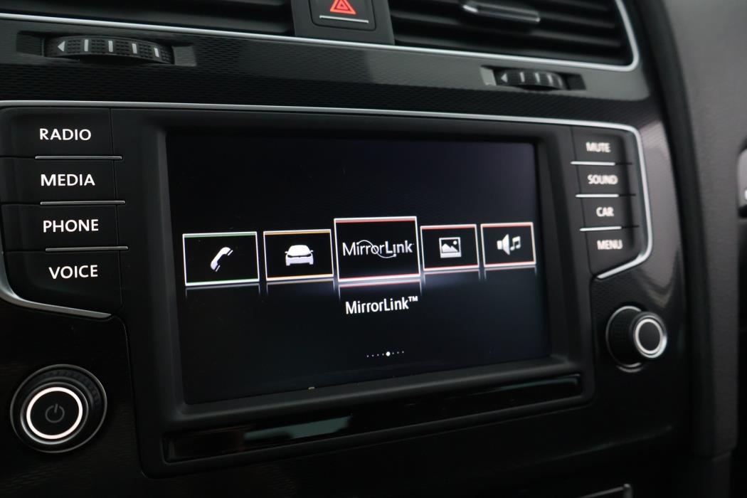 VOLKSWAGEN Golf 2015