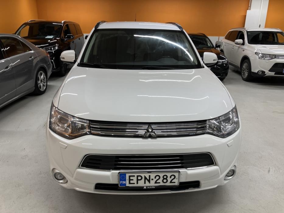 MITSUBISHI Outlander PHEV 2014