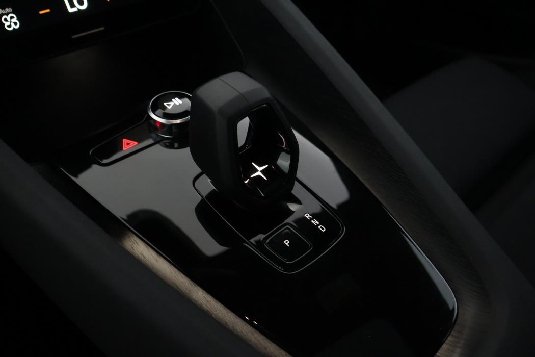 POLESTAR 2 2024