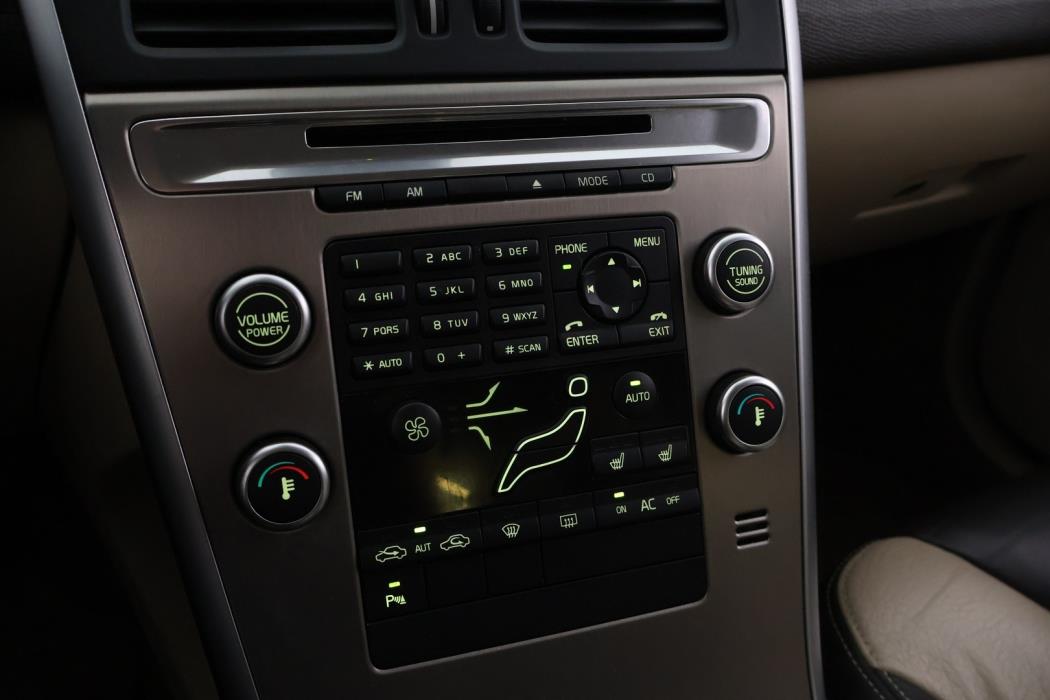 VOLVO XC60 2011