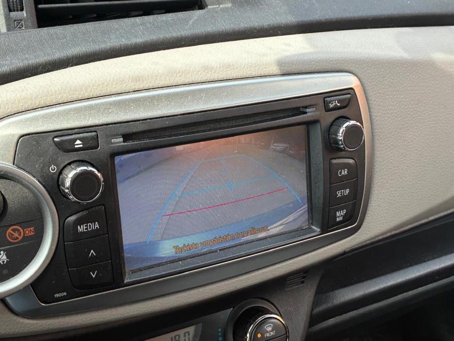 TOYOTA Yaris 2013