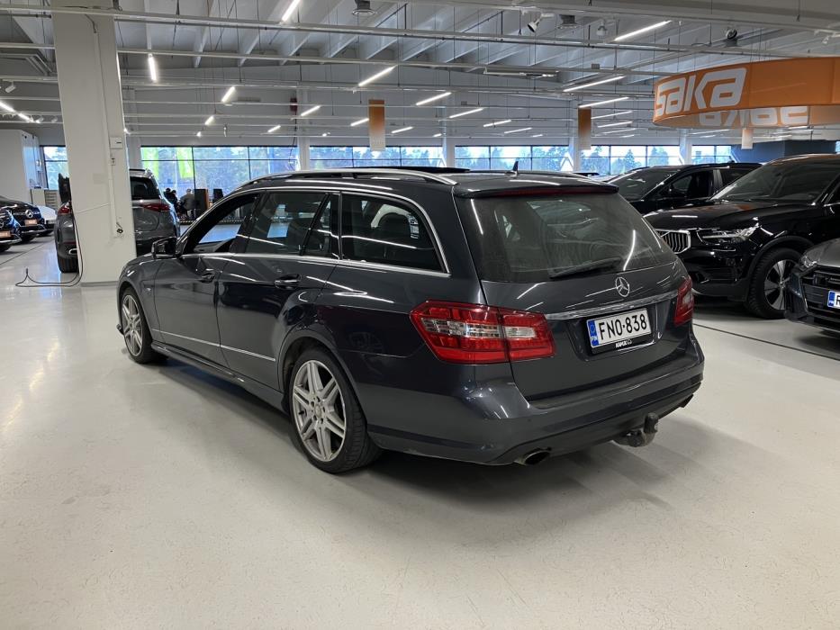 MERCEDES-BENZ E 2010