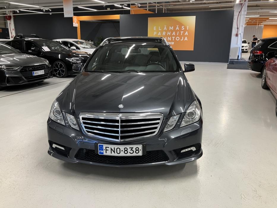 MERCEDES-BENZ E 2010