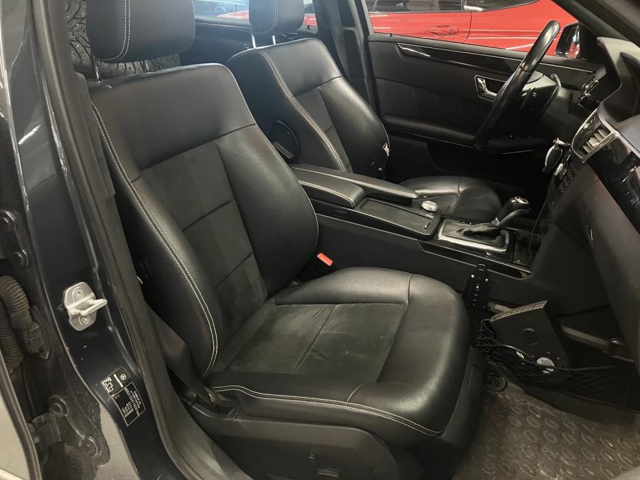 MERCEDES-BENZ E 2010