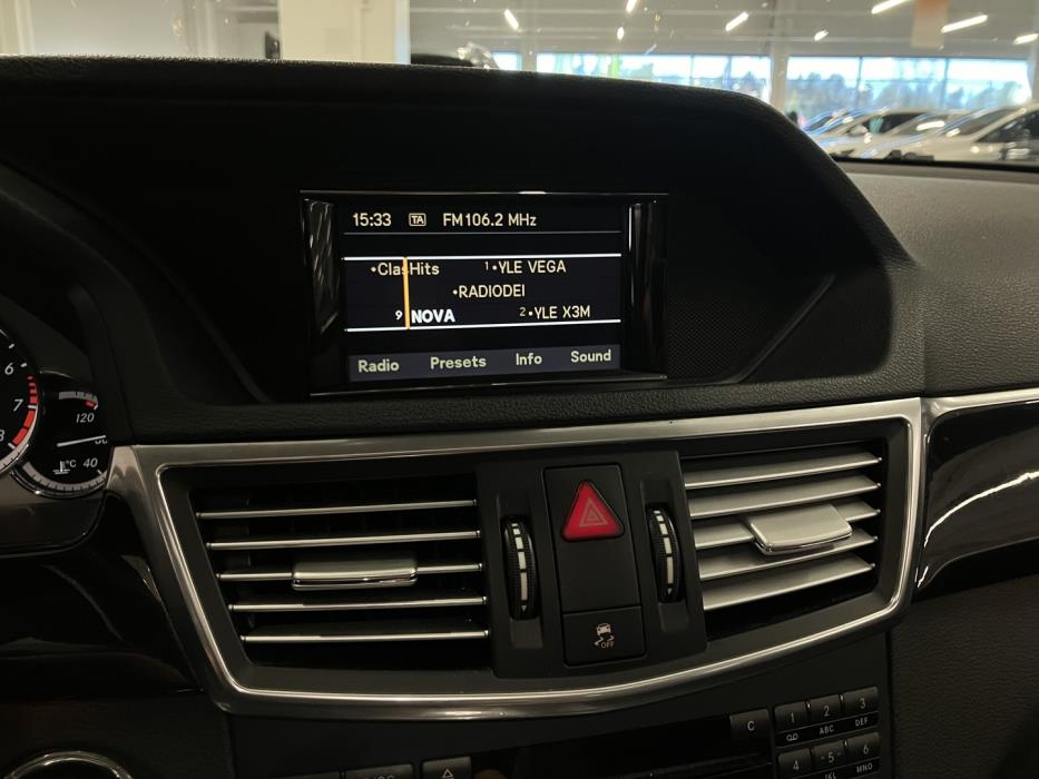 MERCEDES-BENZ E 2010