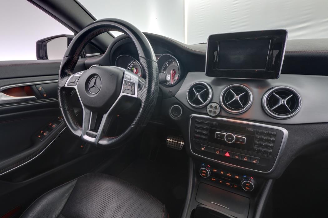 MERCEDES-BENZ CLA 2014