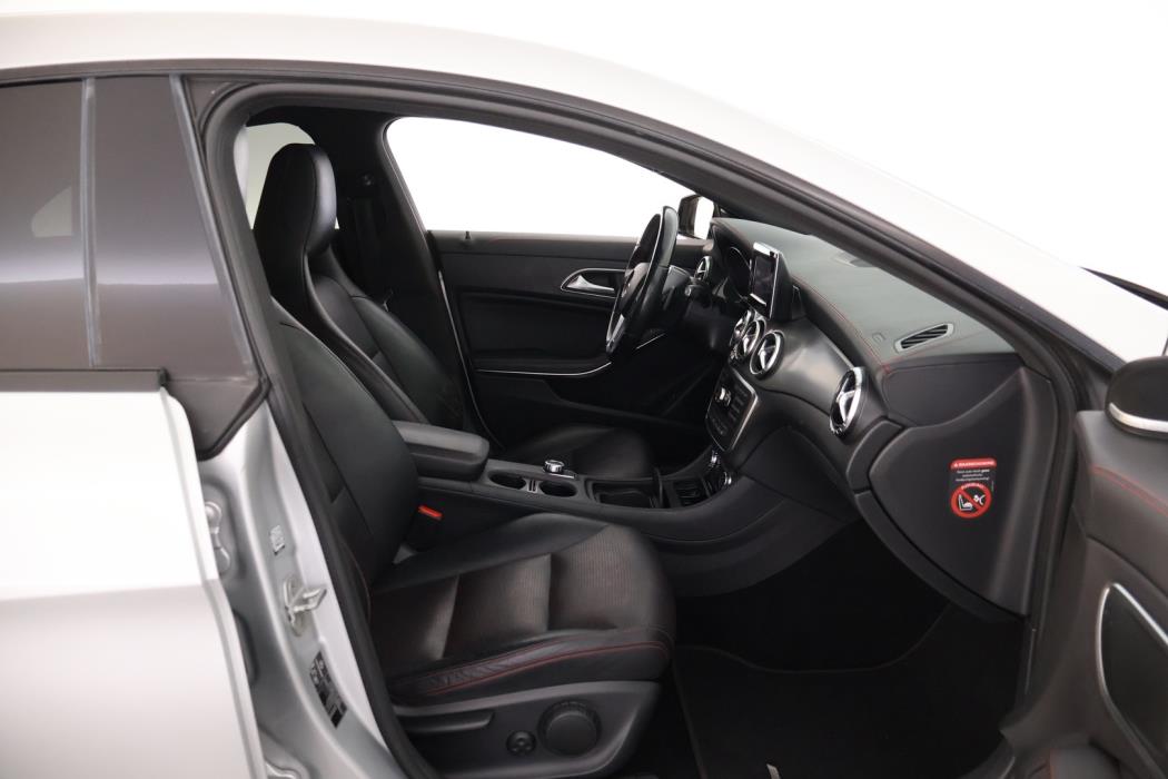 MERCEDES-BENZ CLA 2014