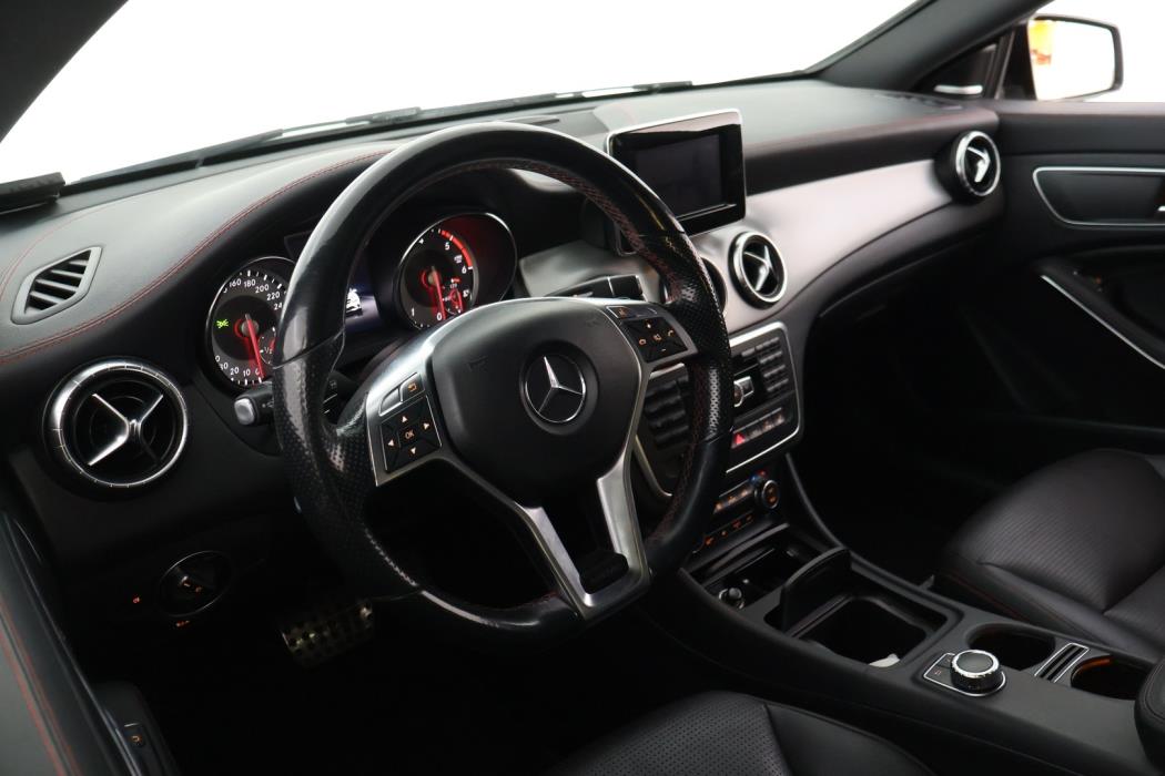 MERCEDES-BENZ CLA 2014