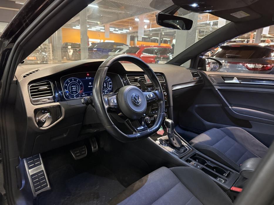 VOLKSWAGEN Golf 2018