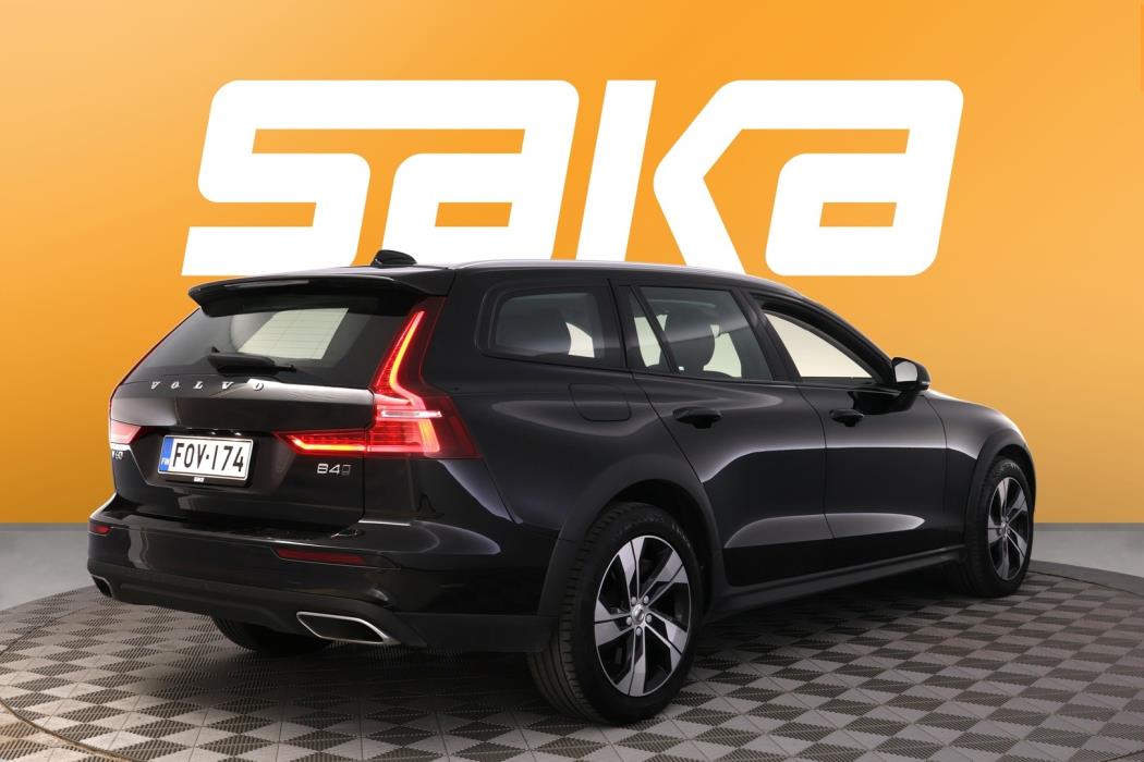 VOLVO V60 Cross Country 2022