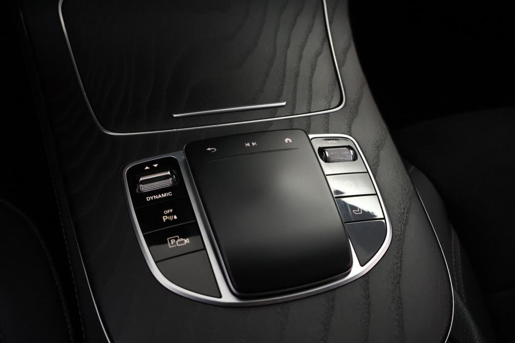 MERCEDES-BENZ E 2021