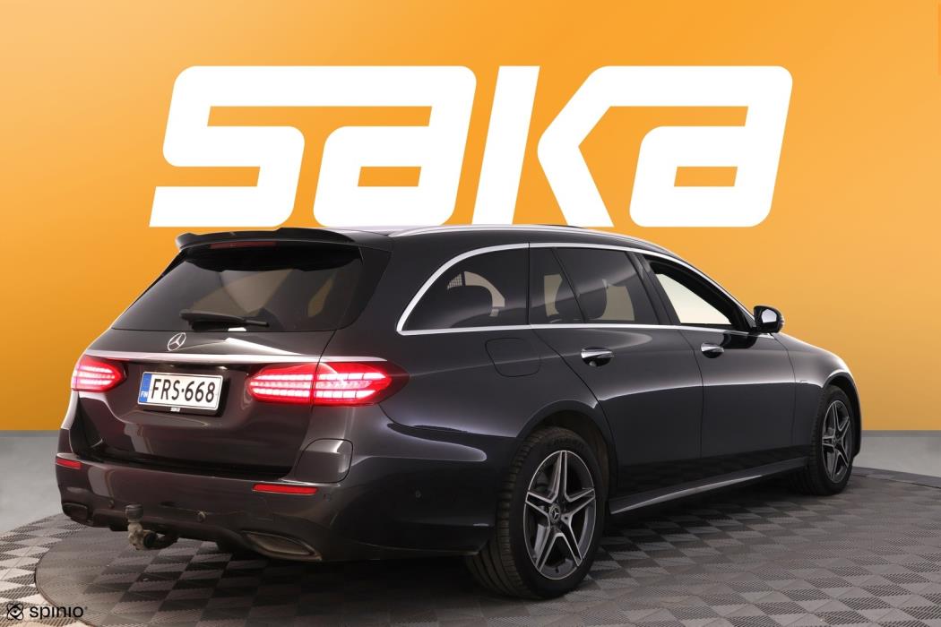 MERCEDES-BENZ E 2021