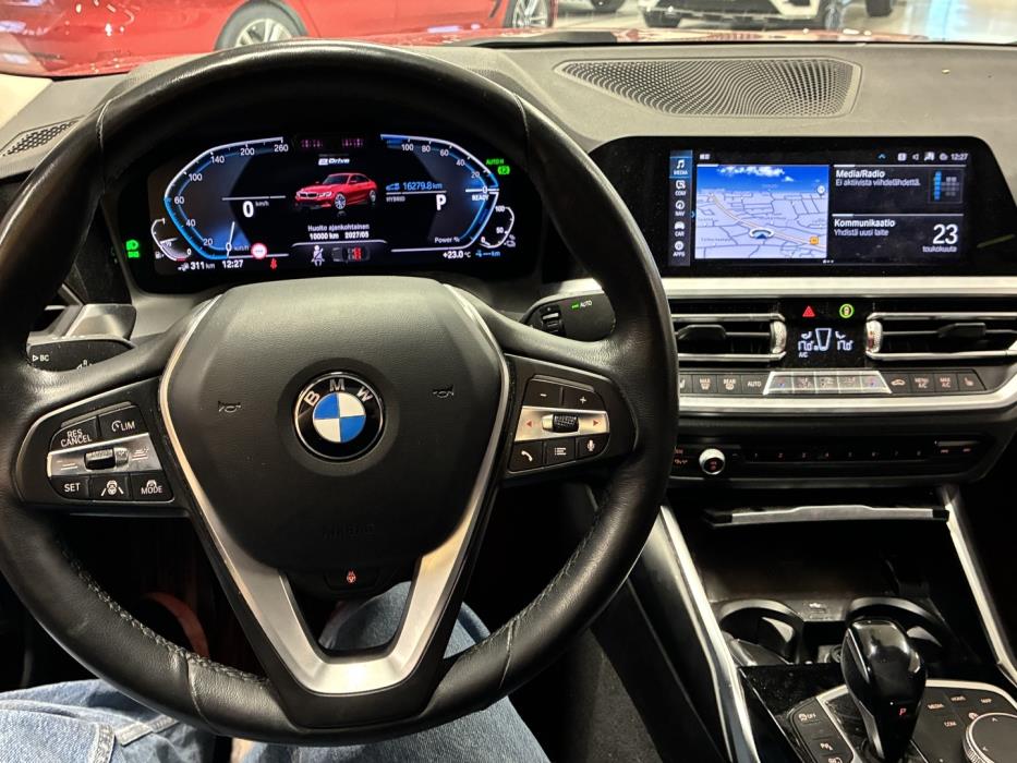 BMW 330 2020